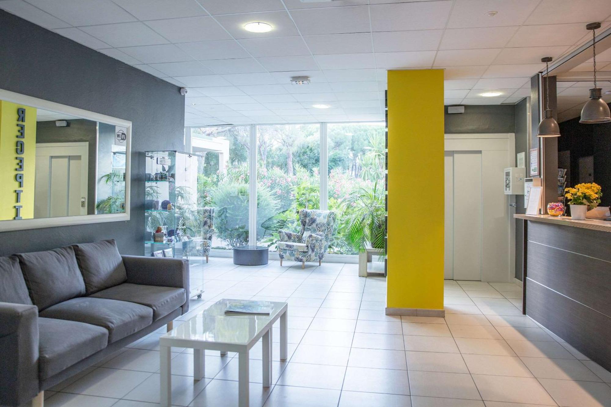 Comfort Aparthotel Frejus La Tour De Mare מראה חיצוני תמונה